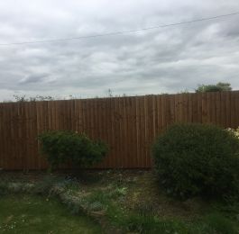Installation of new featherboard wooden fence for a customer in Hucknall.: Click Here To View Larger Image